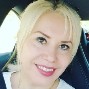 Meet your Posher, Afsaneh